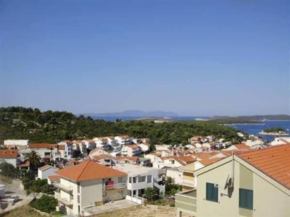 Apartments Mazuran Hvar Town Exterior foto